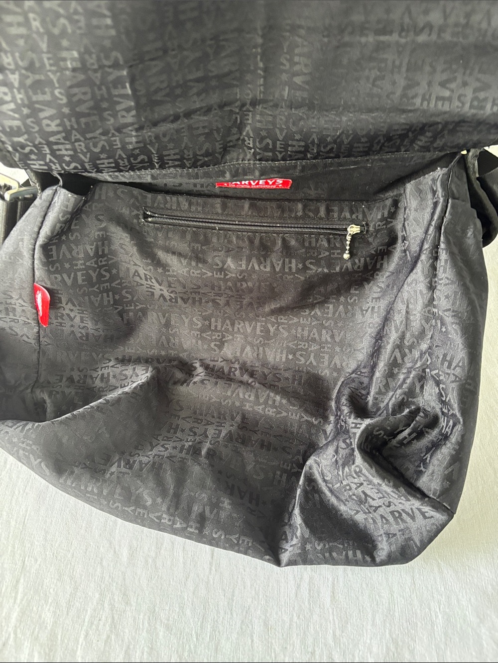 Harveys Black Women's Travel Messenger Bag Flap Over Pockets - Picture 16 of 16